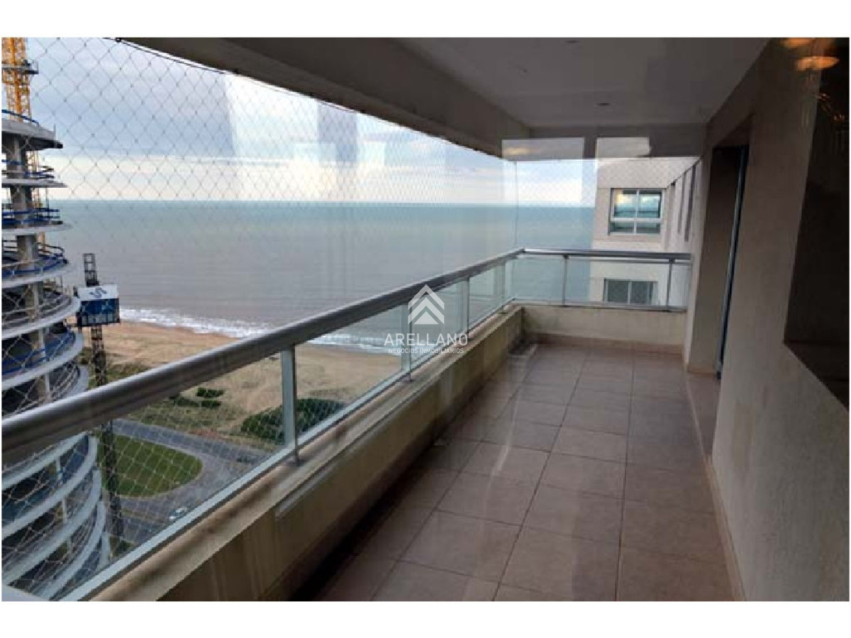 Apartamento ID.3856 - Venta apartamento 3 dormitorios y dependencia Playa Brava 