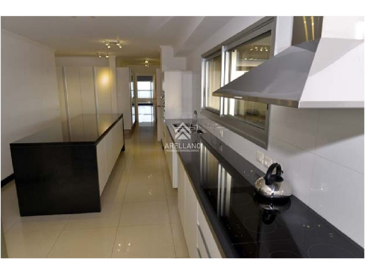 Apartamento ID.3856 - Venta apartamento 3 dormitorios y dependencia Playa Brava 