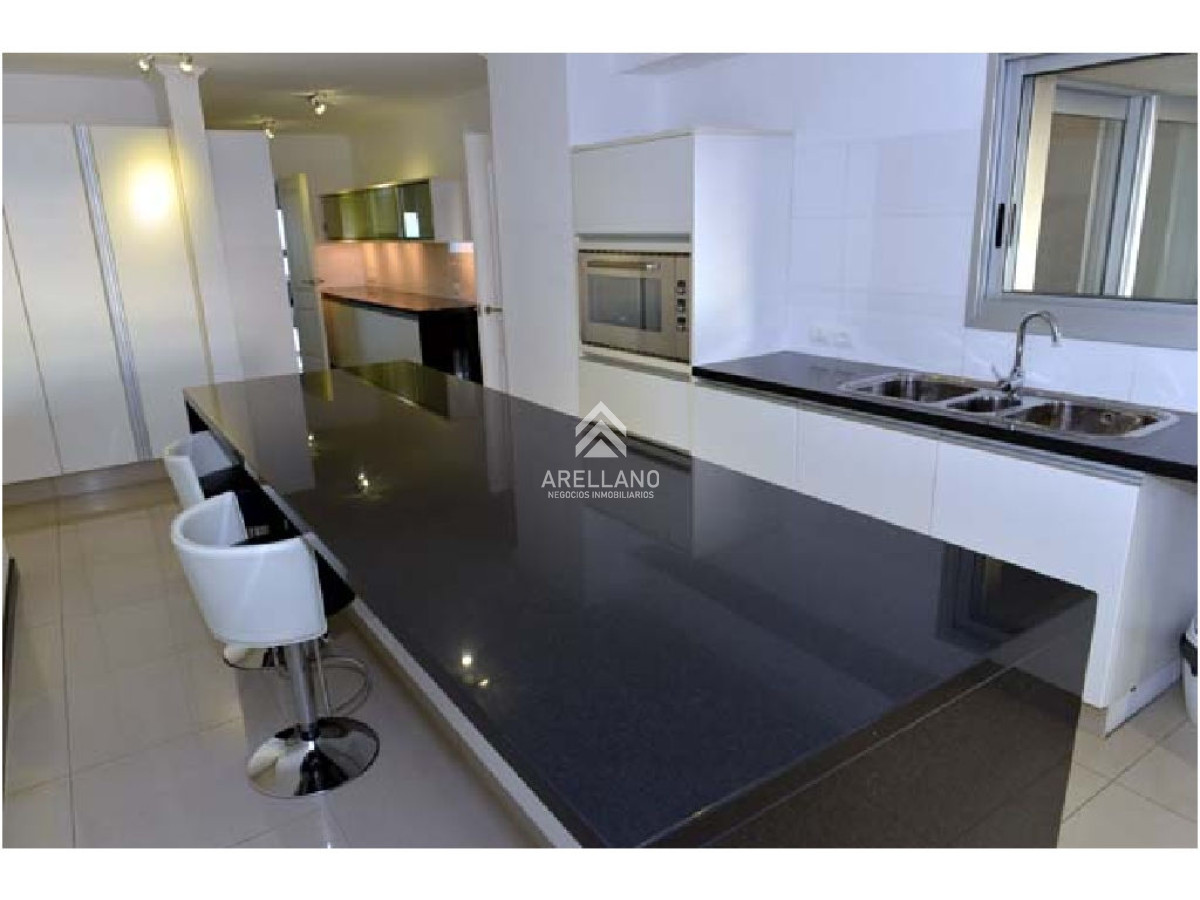 Apartamento ID.3856 - Venta apartamento 3 dormitorios y dependencia Playa Brava 