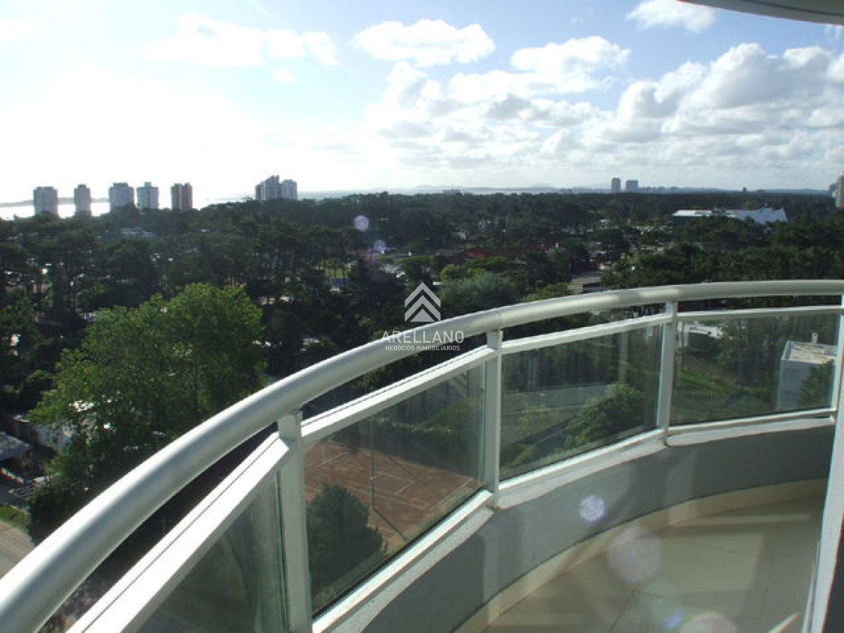 Apartamento ID.4893 - Roosevelt, Punta del Este Piso alto con Vista al Mar 