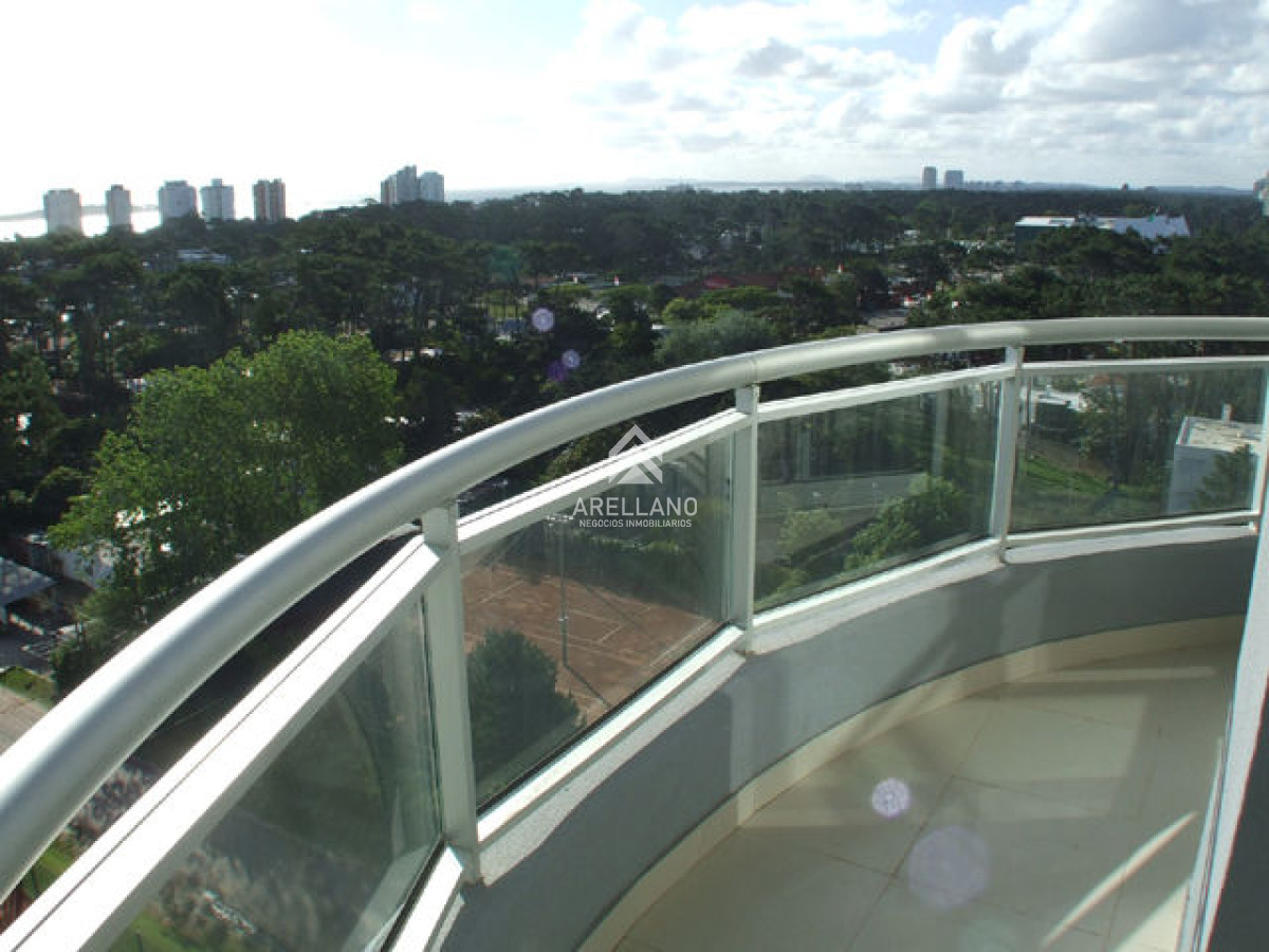 Apartamento ID.4893 - Roosevelt, Punta del Este Piso alto con Vista al Mar 