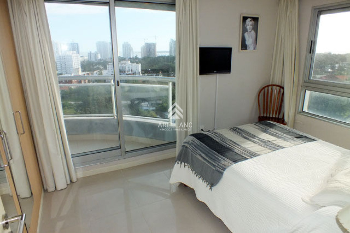 Apartamento ID.4893 - Roosevelt, Punta del Este Piso alto con Vista al Mar 