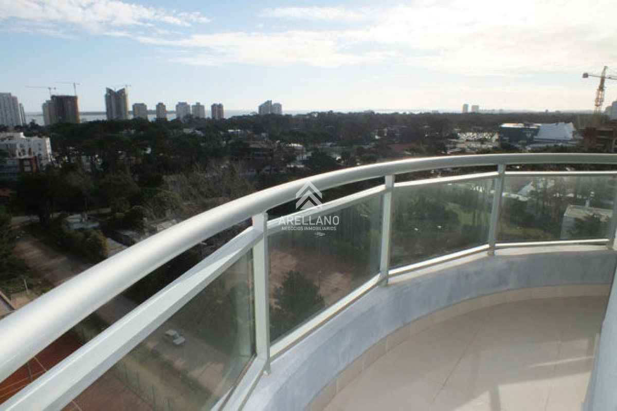 Apartamento ID.4893 - Roosevelt, Punta del Este Piso alto con Vista al Mar 