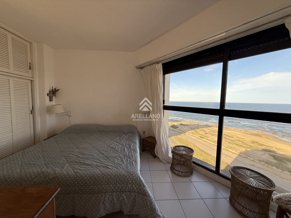 Apartamento ID.4960 - 2 dormitorios y servicio vista al mar APARTAMENTO EN LA BRAVA