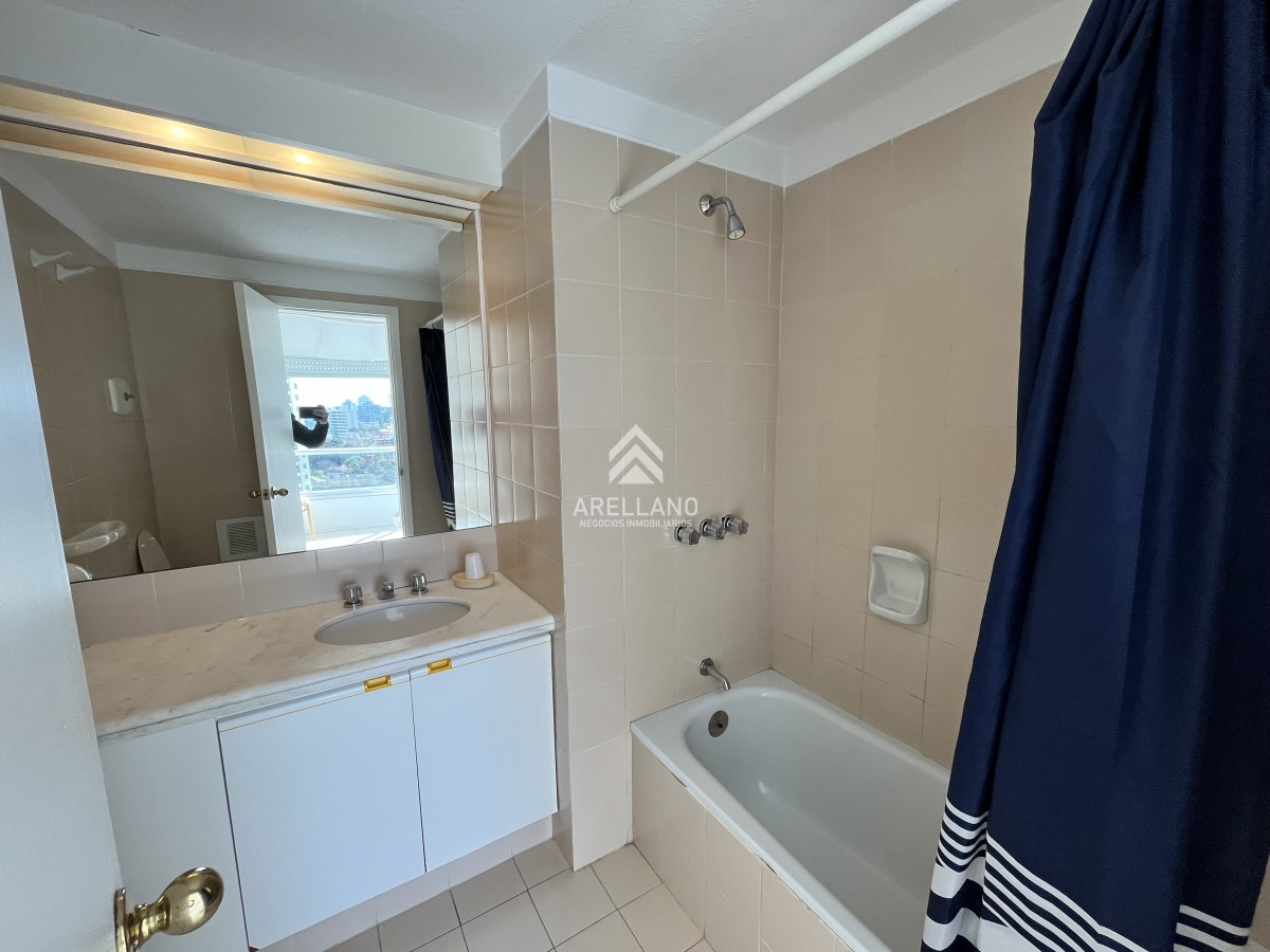 Apartamento ID.4084 - Venta apartamento 2 dormitorios y dependencia Playa Brava 