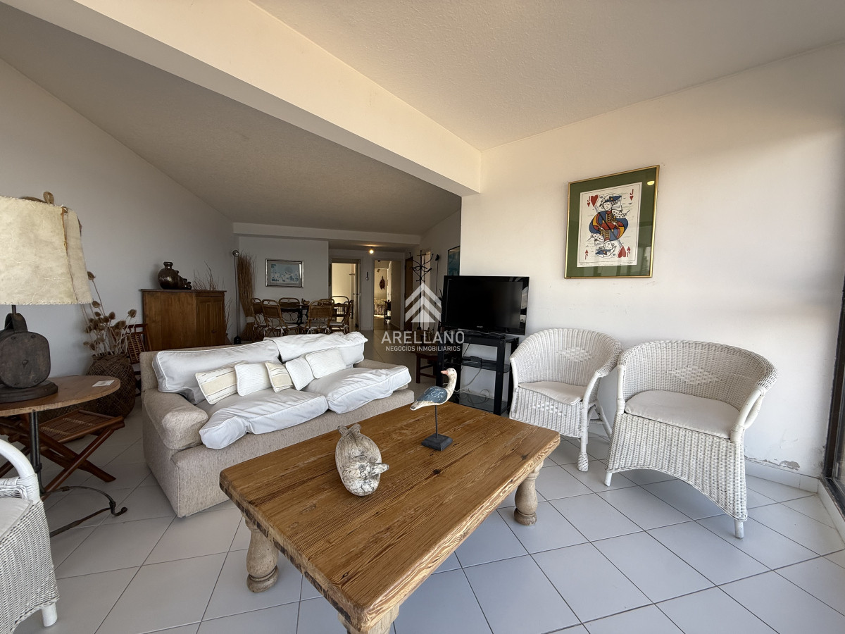 Apartamento ID.4960 - 2 dormitorios y servicio vista al mar APARTAMENTO EN LA BRAVA