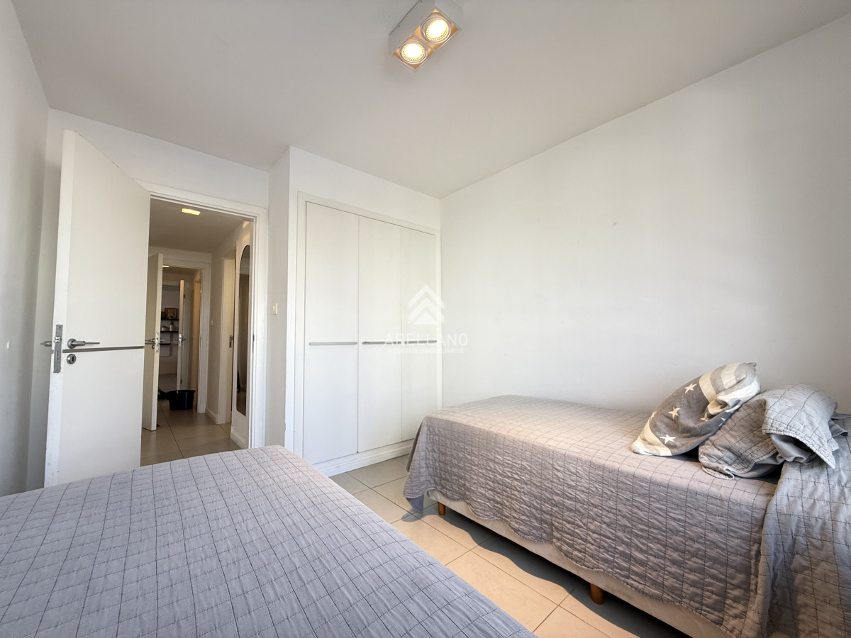 Apartamento ID.5176 - Apartamento en venta – Torre Manhattan, Punta del Este