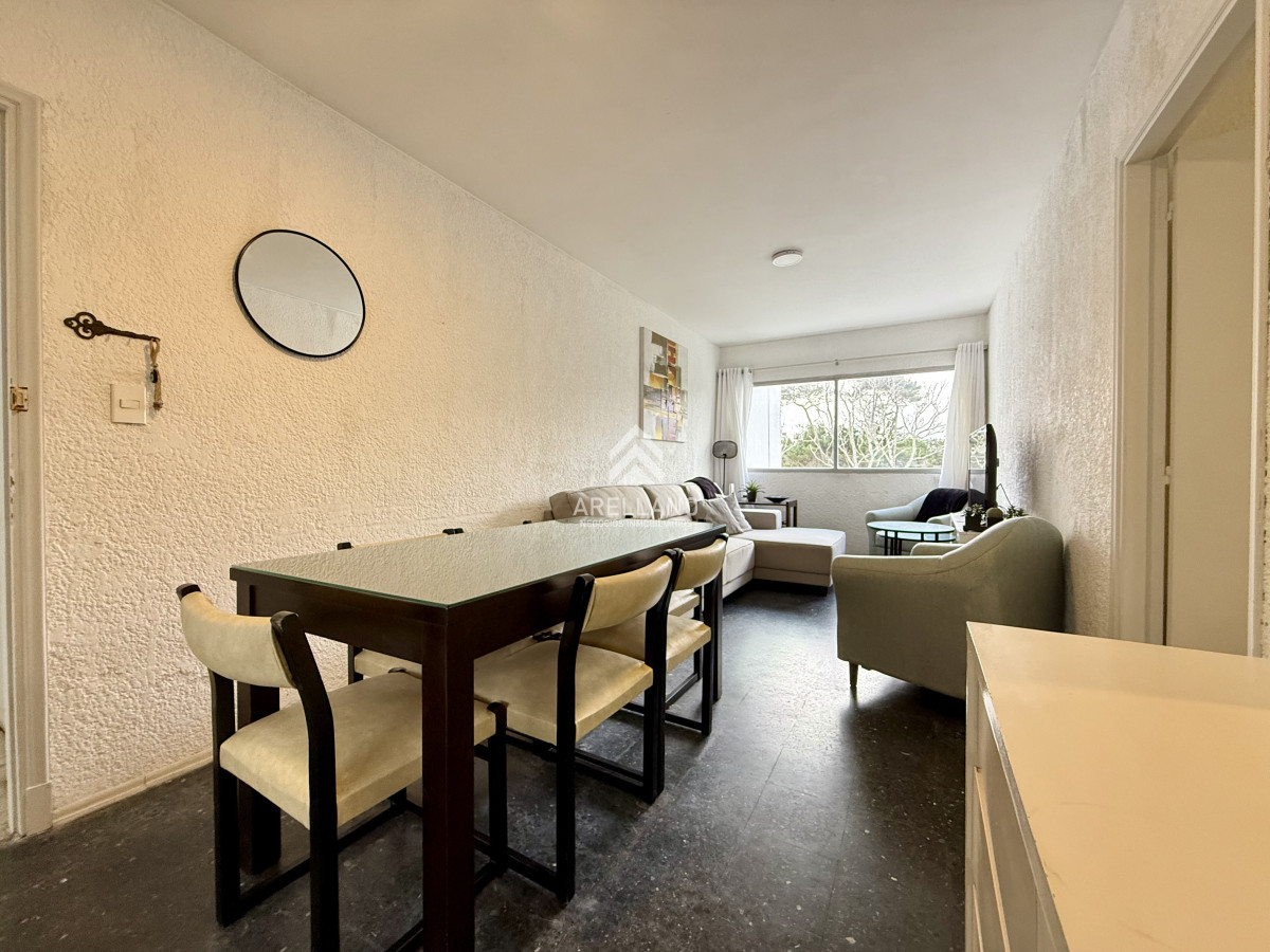 Apartamento ID.5604 - Venta Apartamento en Edificio Mansamar - Primera Línea al Mar