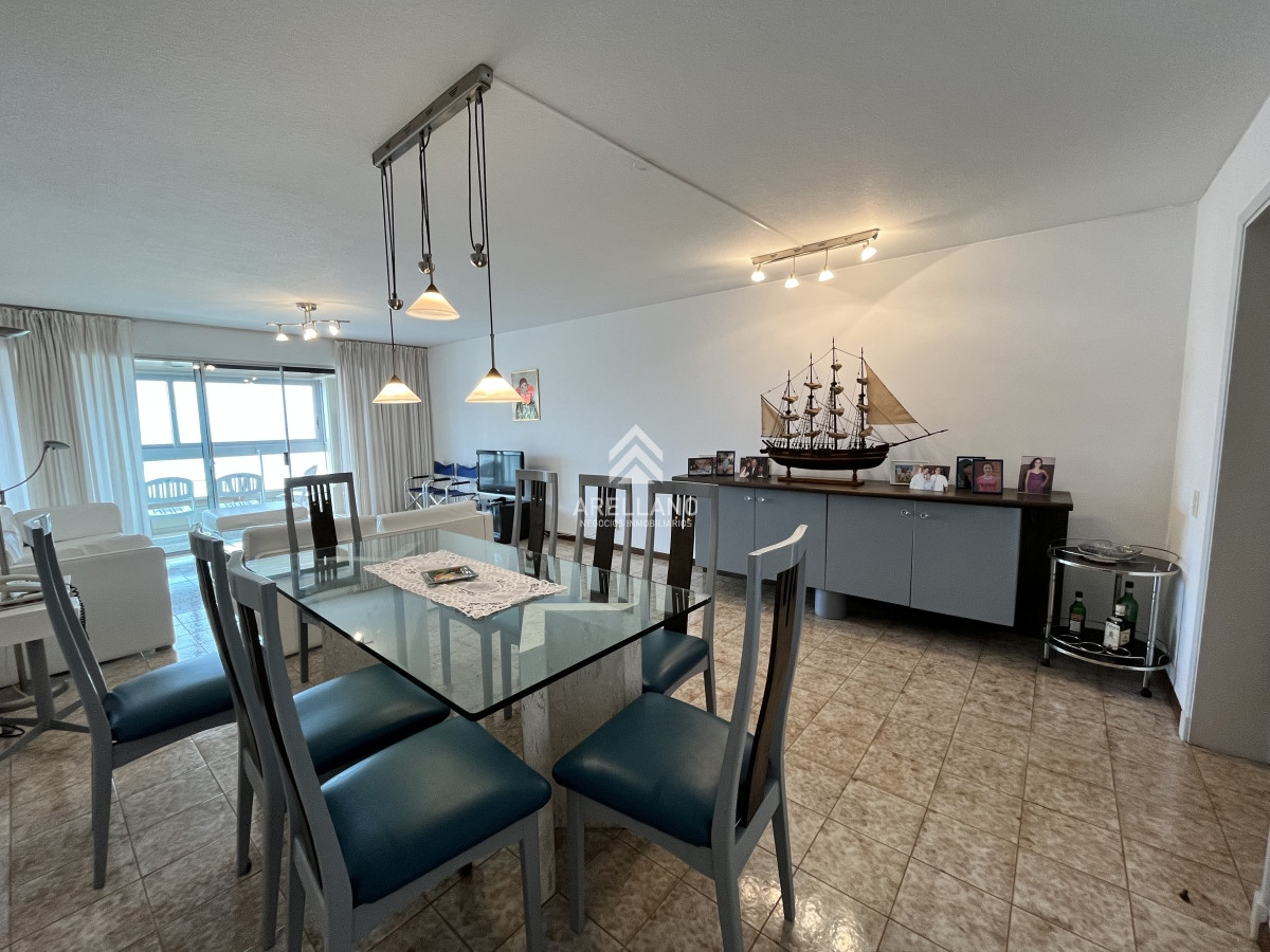 Apartamento ID.4494 - Venta apartamento 3 dormitorios 