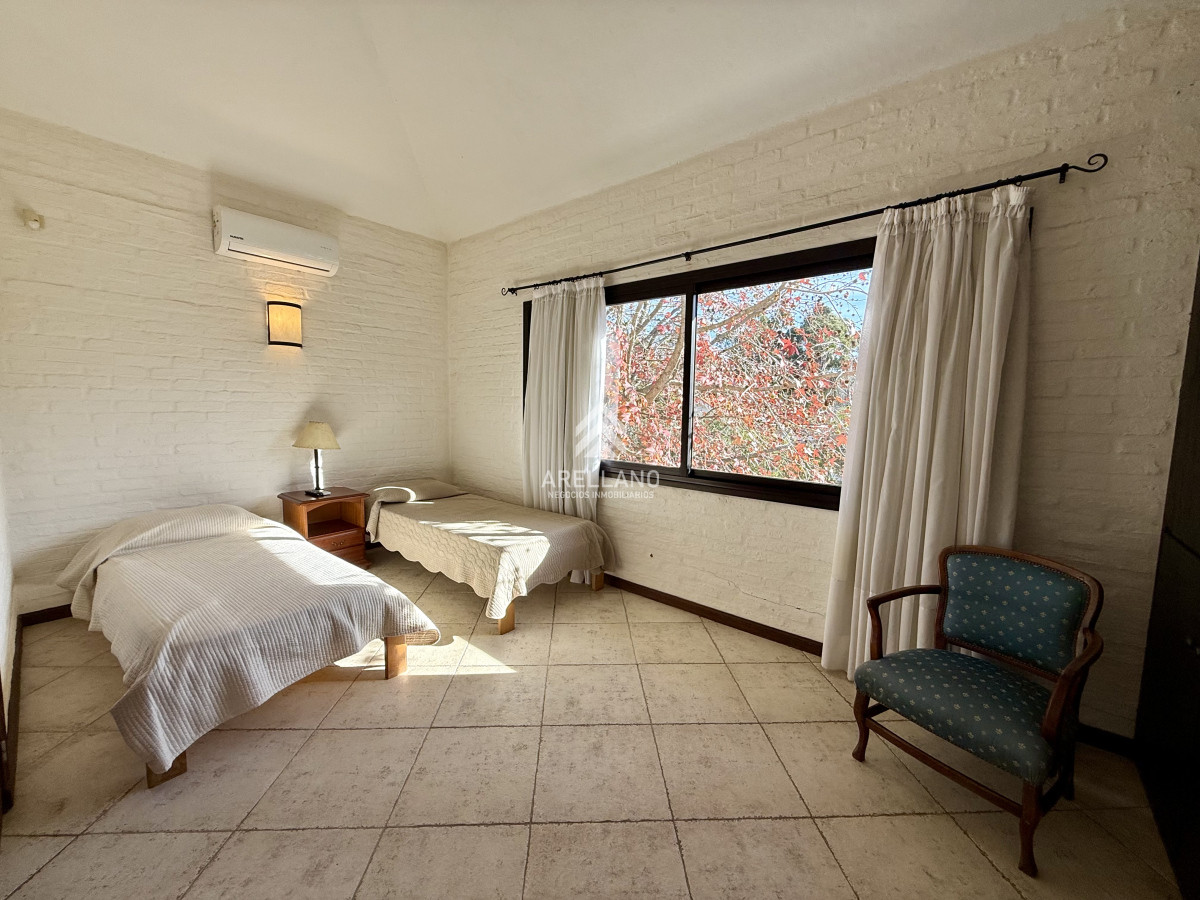 Casa ID.4874 - Chalet en Rincón del Indio – A 500 metros del mar