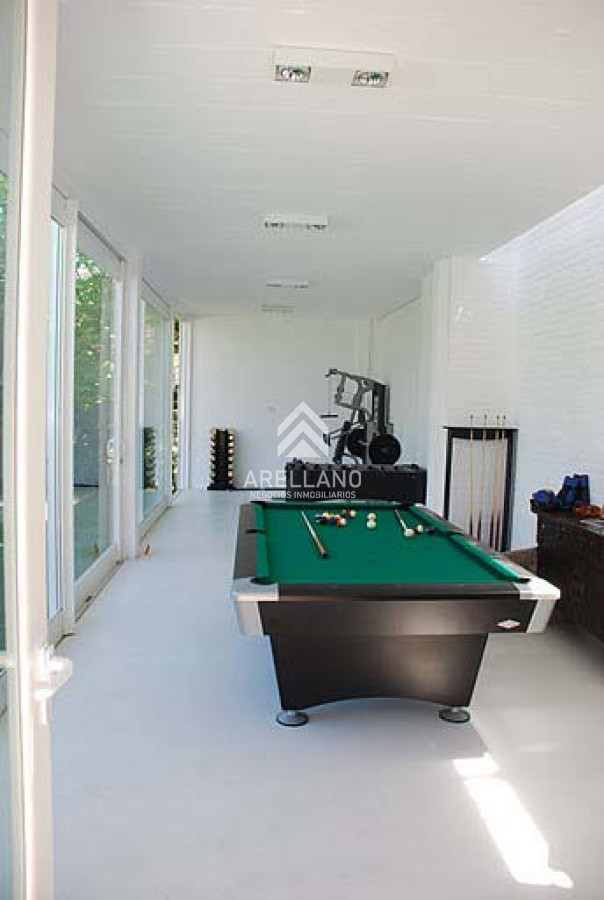 Casa ID.3857 - Venta casa 5 dormitorios Lugano 