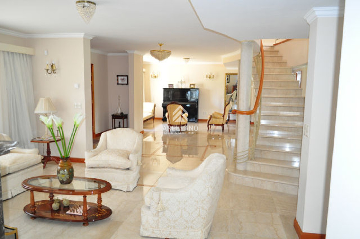 Casa ID.3292 - Casa en Mansa, 5 dormitorios  ABIERTO A NEGOCIOS, TOMA TERRENO O APARTAMENTOS .PUEDE FINANCIAR 40% CON INTERES