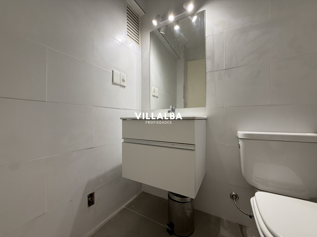 Apartamento ID.4452 - Apartamento en venta, Punta del este, frente a playa de los Ingleses