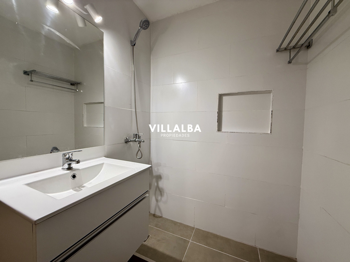 Apartamento ID.4452 - Apartamento en venta, Punta del este, frente a playa de los Ingleses