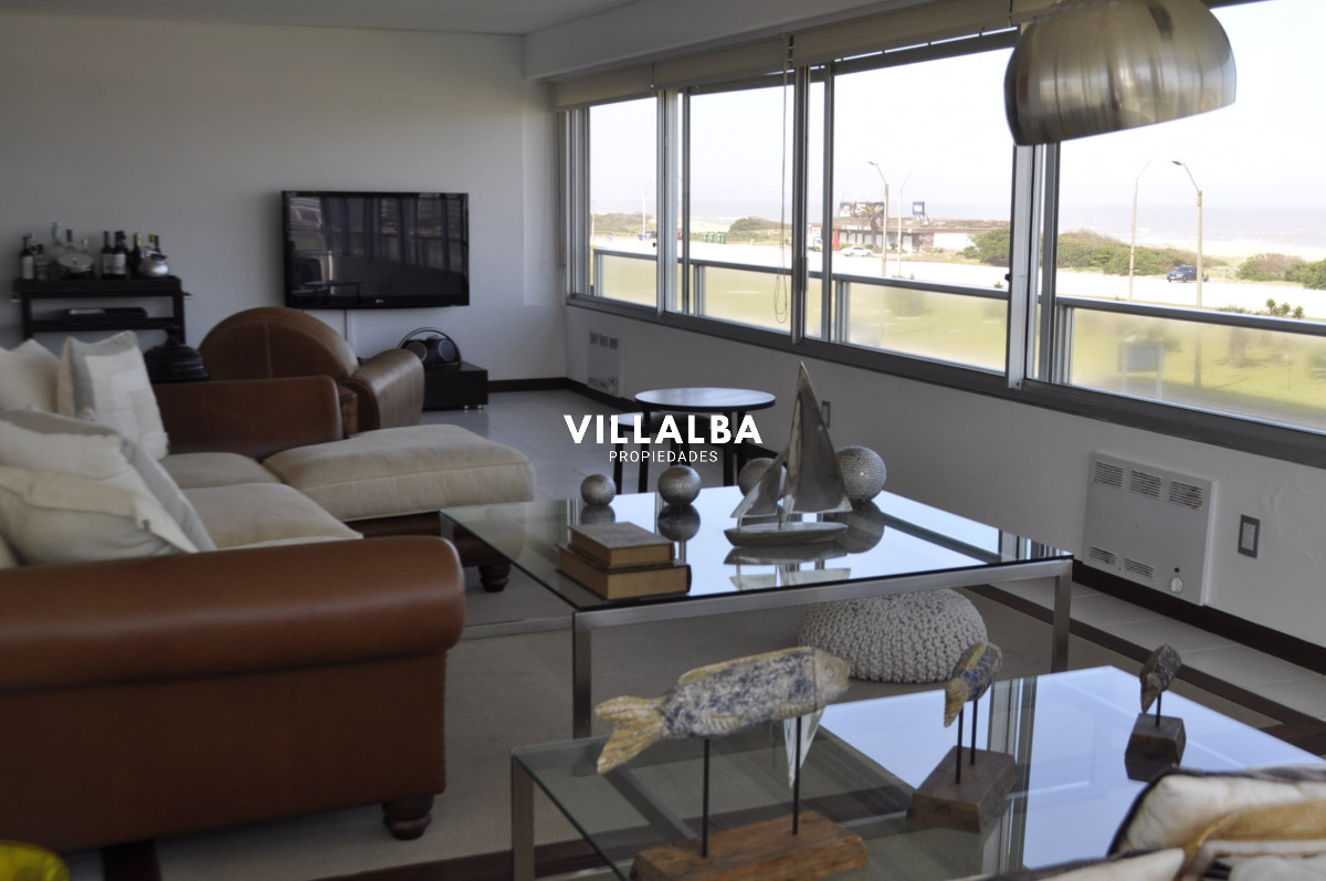 Apartamento ID.2222 - Amplio departamento frente al mar