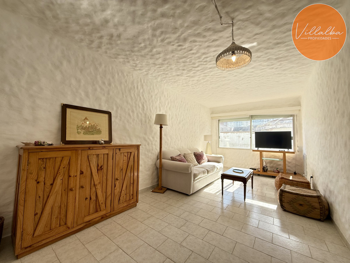 Apartamento ID.3737 - Apartamento en venta - Edificio Simón Bolívar, Punta del Este