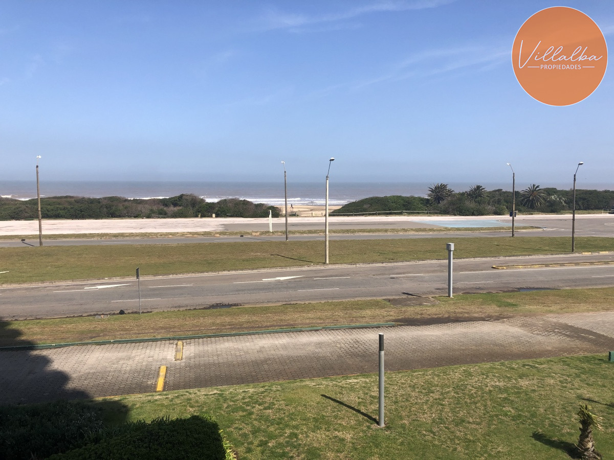 Apartamento ID.2222 - Amplio departamento frente al mar