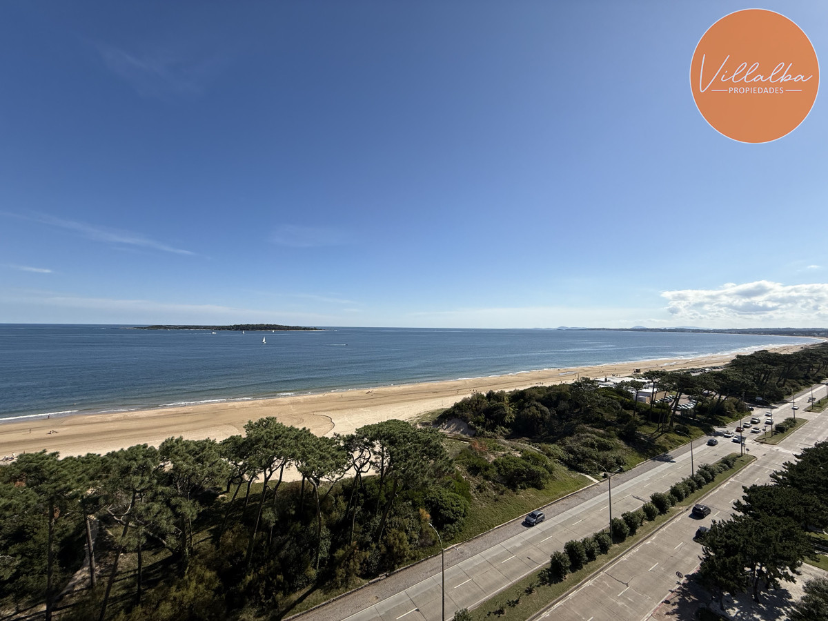 Apartamento ID.3724 - Primera linea vista excelente con hermosa terraza amplia 