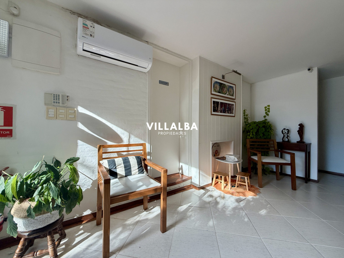 Apartamento ID.4792 - CASA EN VENTA - BARRIO CANTEGRIL, AV. CÓRDOVA