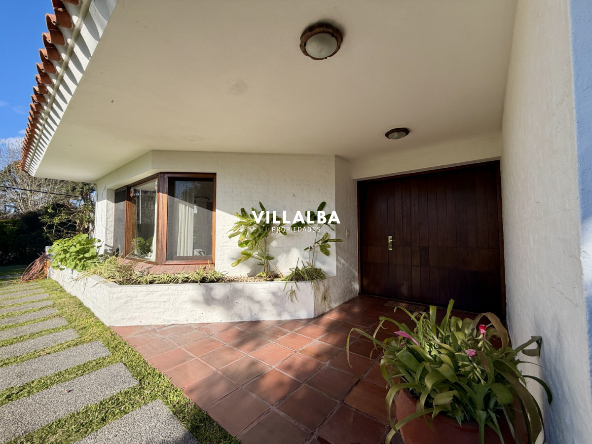 Apartamento ID.4792 - CASA EN VENTA - BARRIO CANTEGRIL, AV. CÓRDOVA