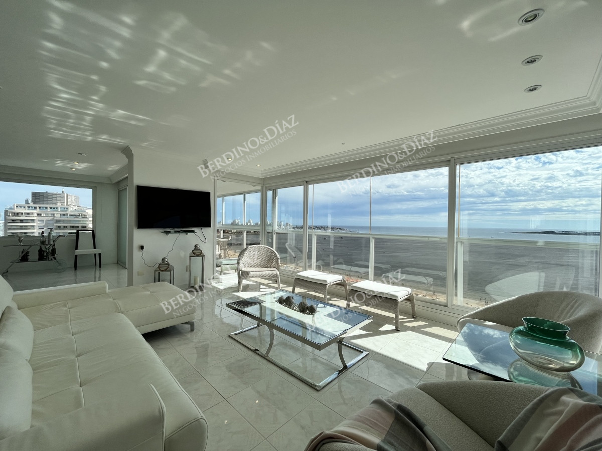 Apartamento ID.2446 - Apartamento unificado playa Mansa frente al mar