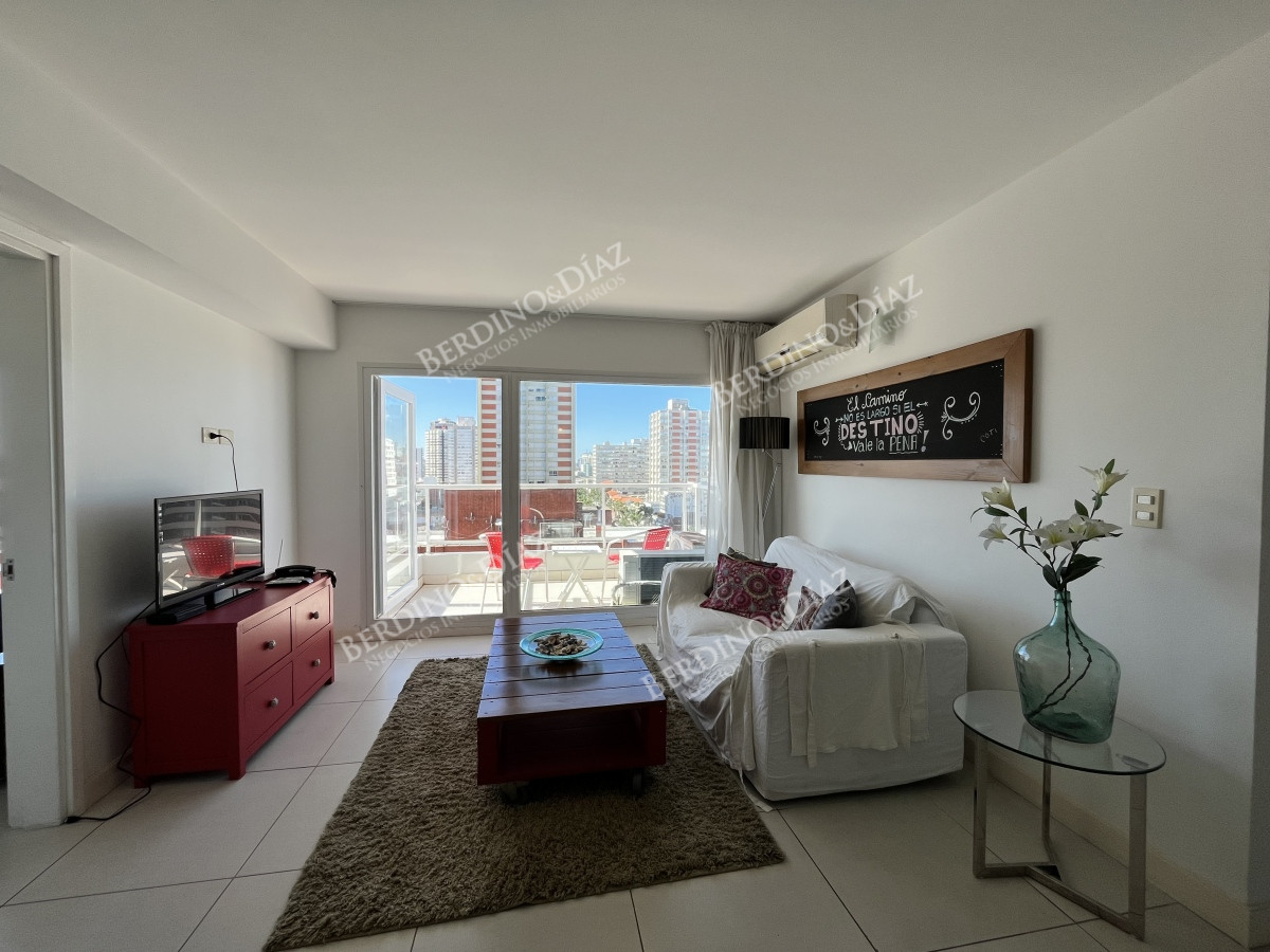 Apartamento ID.2772 - Apartamento en venta Peninsula 2 dormitorios Servicios