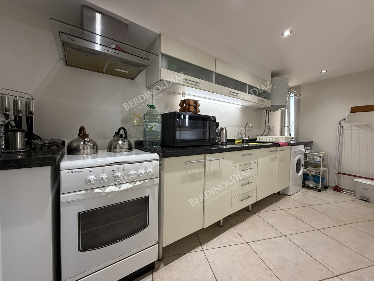 Apartamento ID.2671 - Edificio Torre O en playa brava.