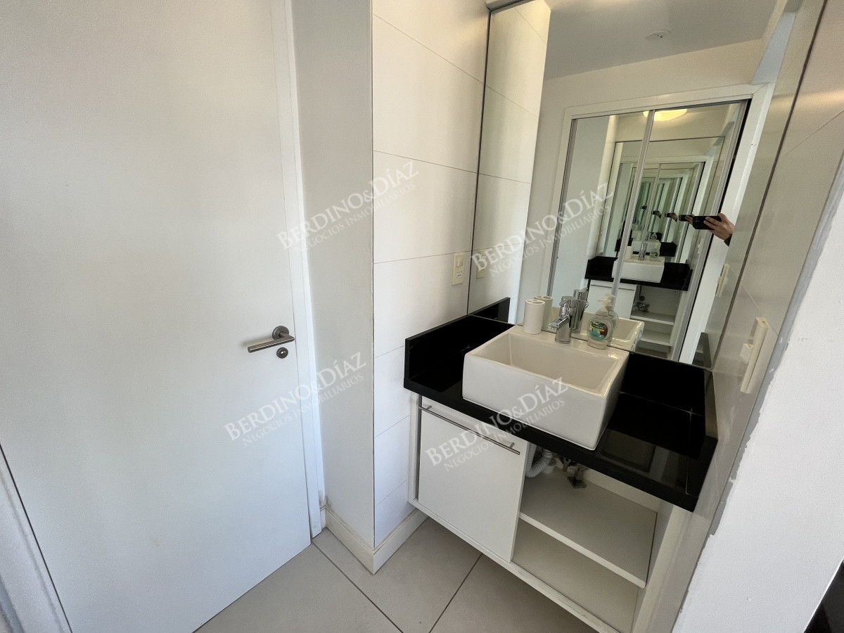 Apartamento ID.2772 - Apartamento en venta Peninsula 2 dormitorios Servicios