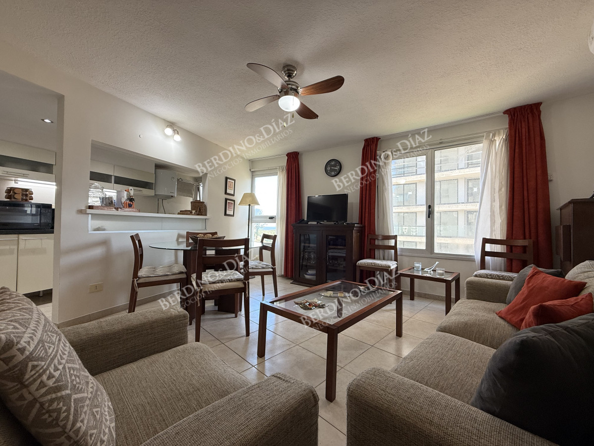 Apartamento ID.2671 - Edificio Torre O en playa brava.