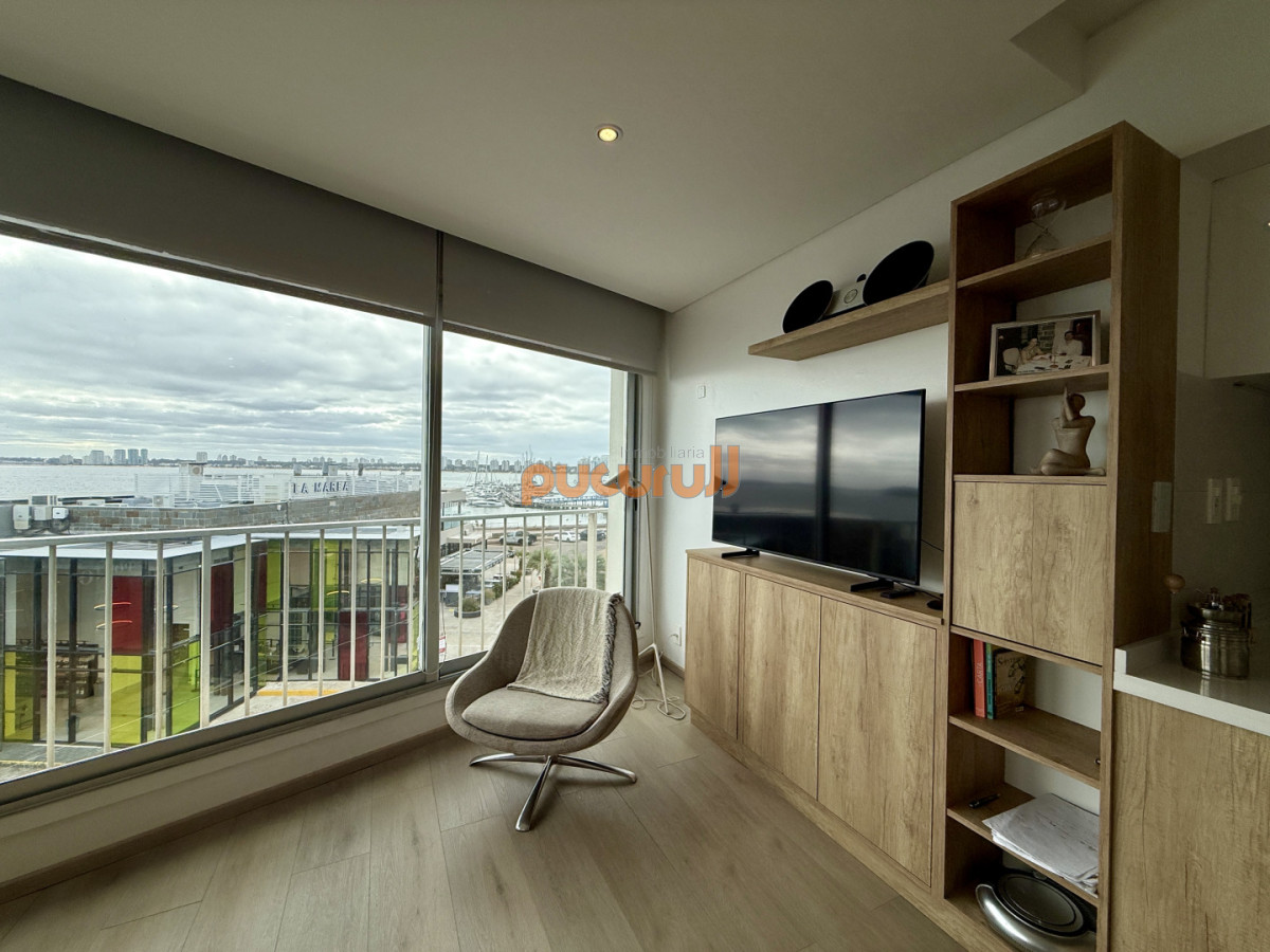Apartamento ID.2884 - Apartamento en venta en Edificio Dársena frente al puerto de Punta del este