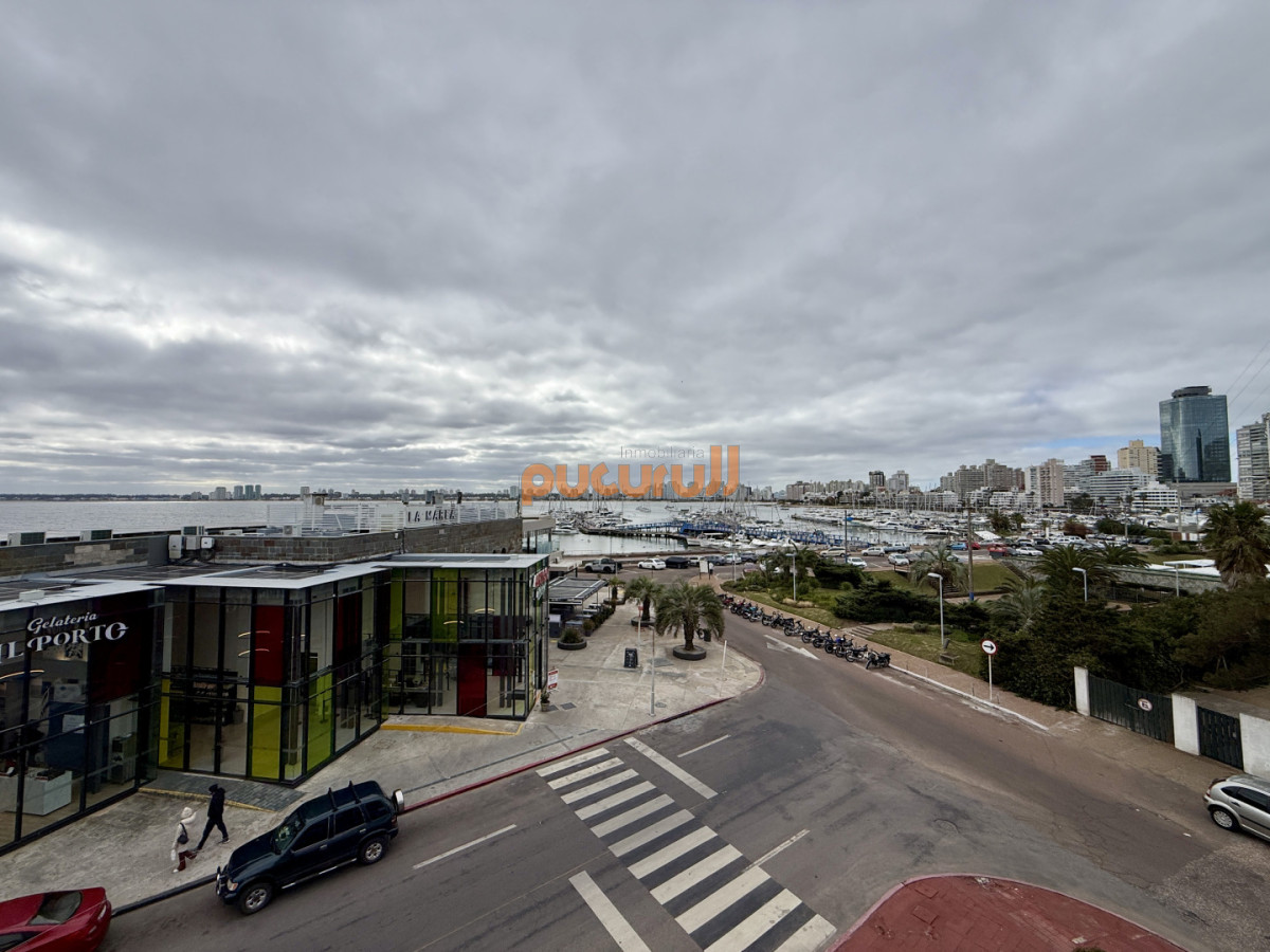 Apartamento ID.2884 - Apartamento en venta en Edificio Dársena frente al puerto de Punta del este