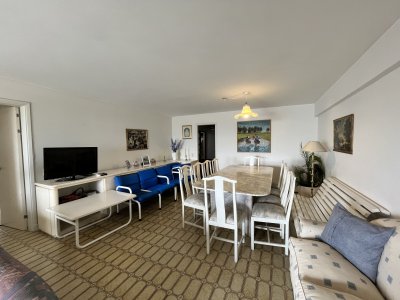 Apartamento de 3 dormitorios en venta y alquiler en Punta del Este