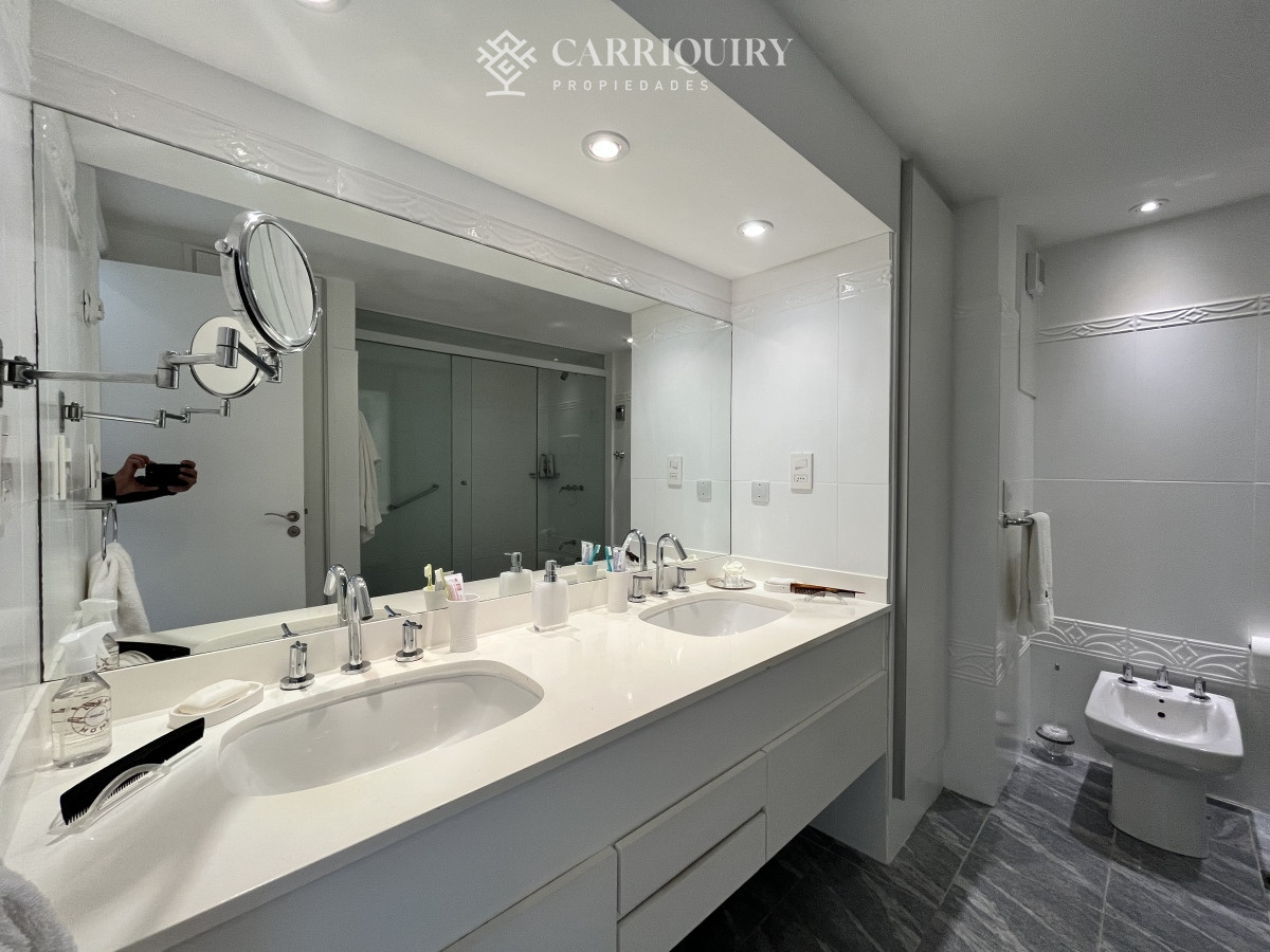 Apartamento ID.7497/Espectacular-apartamento-en-alquiler-en-la-torre-mas-lujosa-de-Punta-del-este - DIVINO IMPECABLE CON SERVICIOS