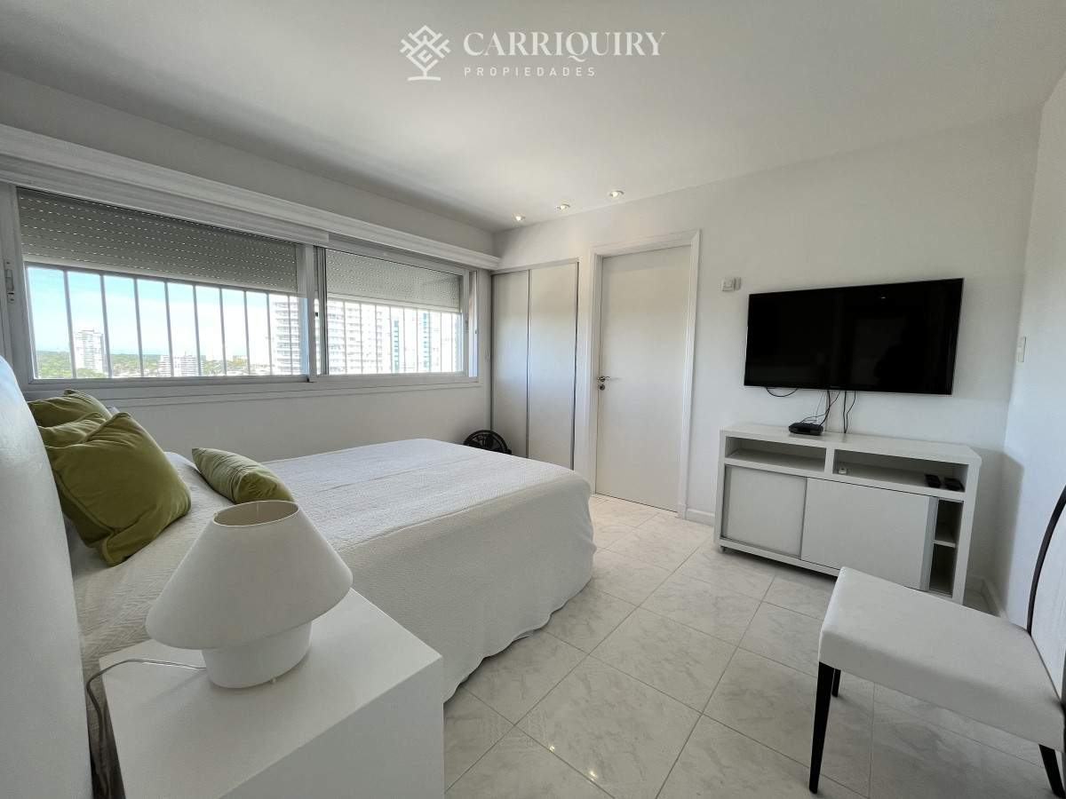 Apartamento ID.7497/Espectacular-apartamento-en-alquiler-en-la-torre-mas-lujosa-de-Punta-del-este - DIVINO IMPECABLE CON SERVICIOS