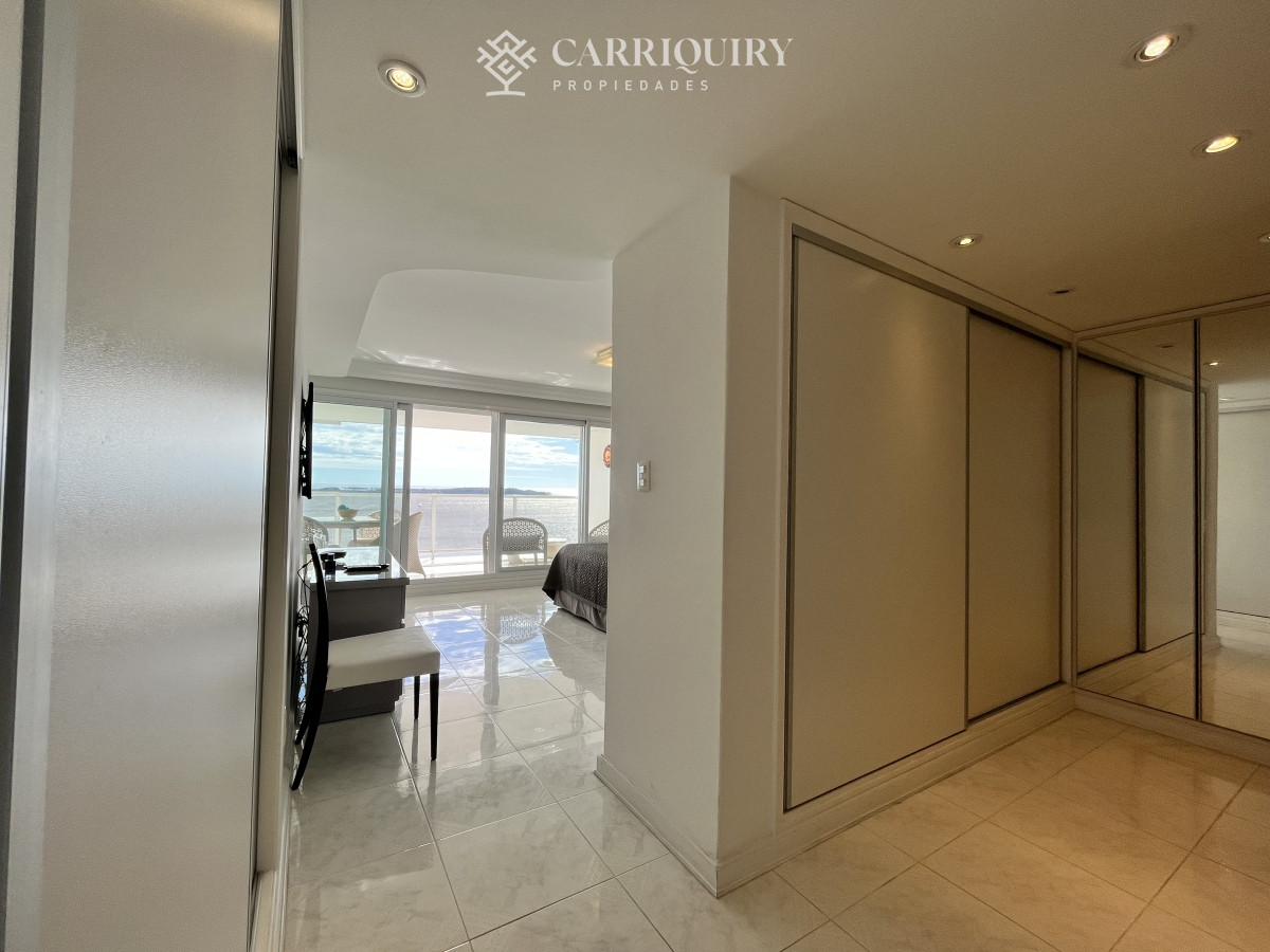 Apartamento ID.7497/Espectacular-apartamento-en-alquiler-en-la-torre-mas-lujosa-de-Punta-del-este - DIVINO IMPECABLE CON SERVICIOS