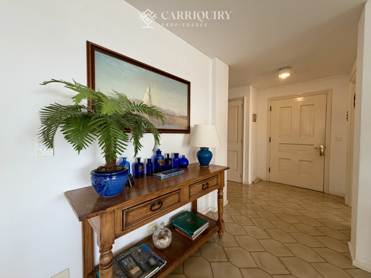 Apartamento ID.8946 - Apartamento en Venta – Edificio Brioni, Punta del Este