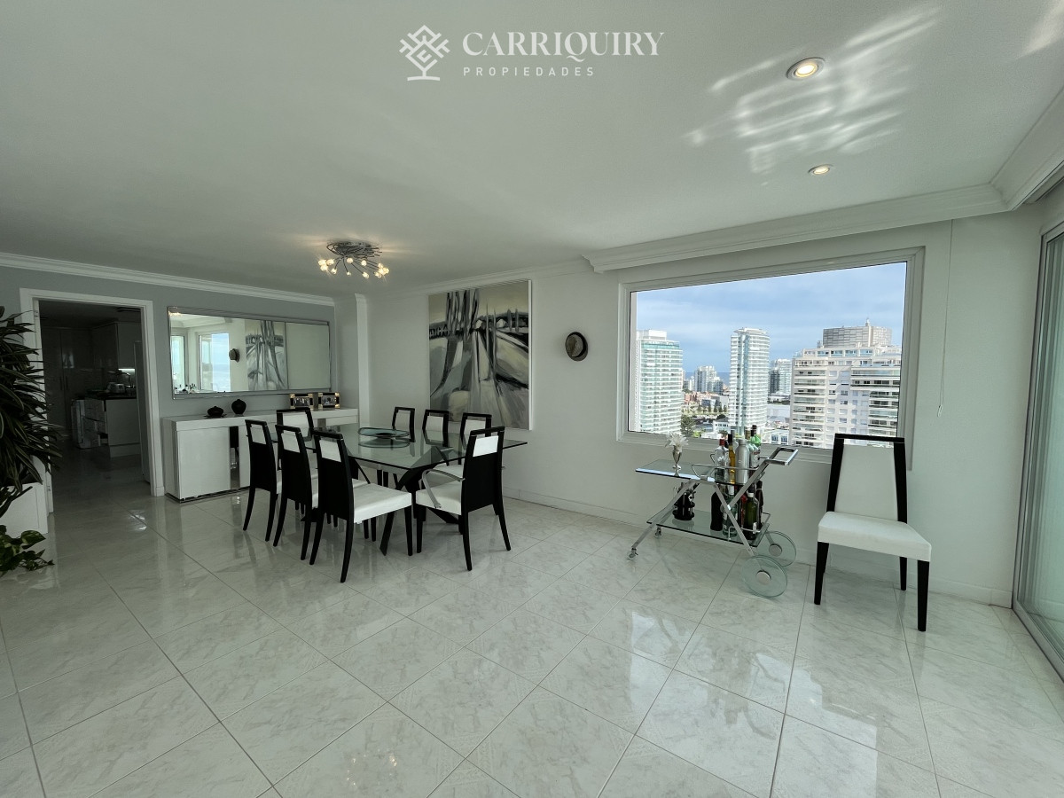 Apartamento ID.7497/Espectacular-apartamento-en-alquiler-en-la-torre-mas-lujosa-de-Punta-del-este - DIVINO IMPECABLE CON SERVICIOS