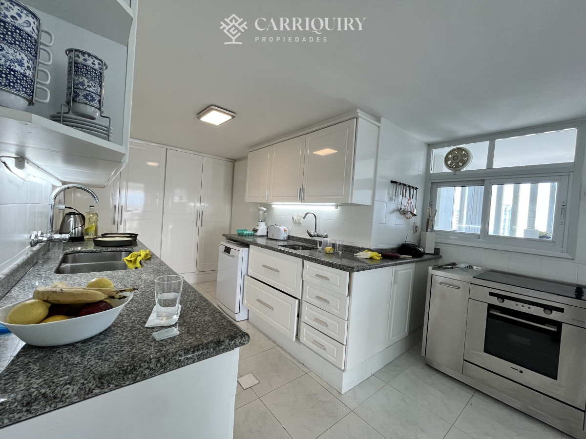 Apartamento ID.7497/Espectacular-apartamento-en-alquiler-en-la-torre-mas-lujosa-de-Punta-del-este - DIVINO IMPECABLE CON SERVICIOS