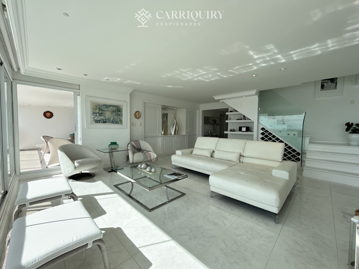 Apartamento ID.7497/Espectacular-apartamento-en-alquiler-en-la-torre-mas-lujosa-de-Punta-del-este - DIVINO IMPECABLE CON SERVICIOS