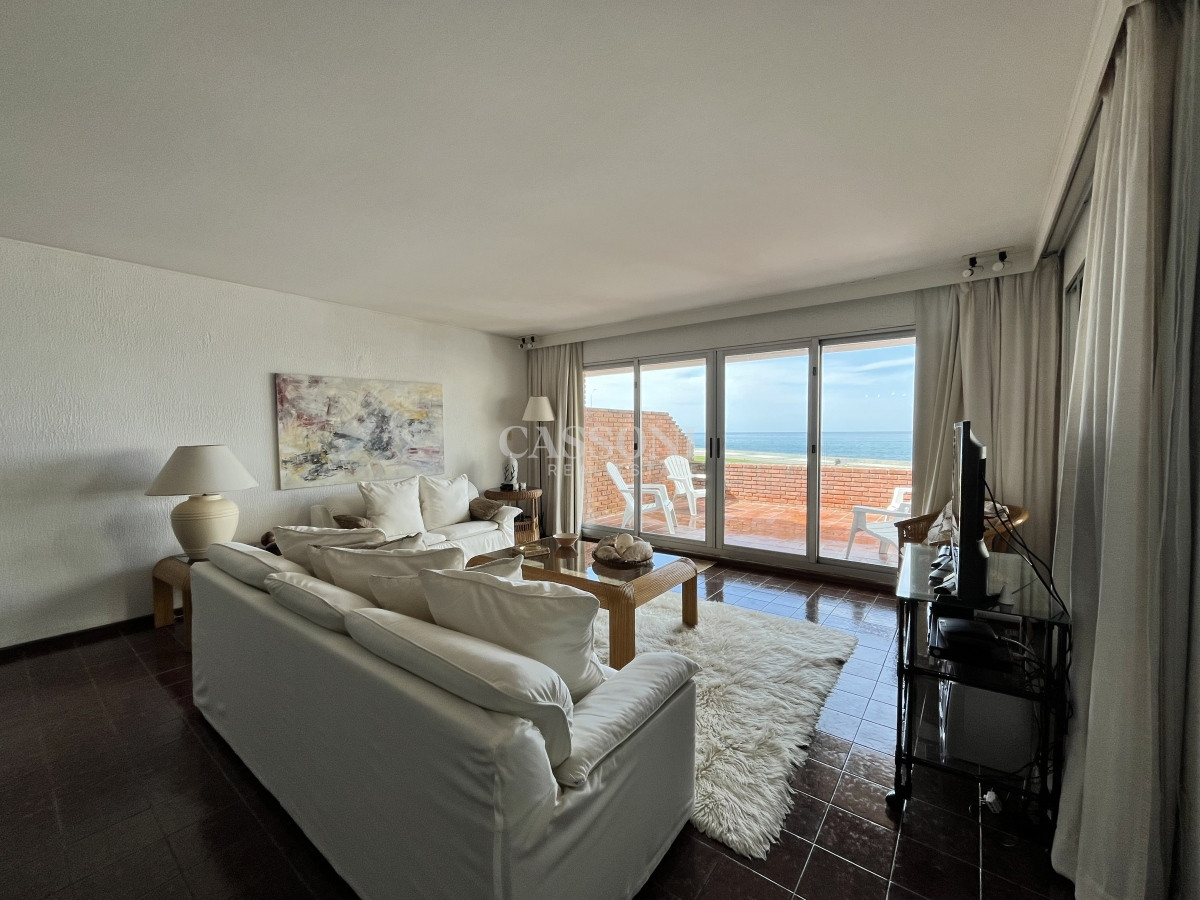Apartamento ID.2789 - Excelente propiedad en primera linea de playa brava 