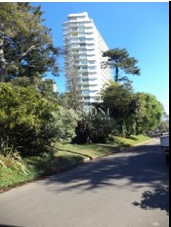 Apartamento ID.3188 - bicado sobre la Avda. ROOSVELT, estratégicamente a metros del Punta Shopping  ESCUCHA OFERTAS