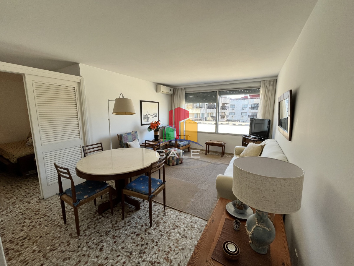 Apartamento en Peninsula, 1 dormitorio  y medio 