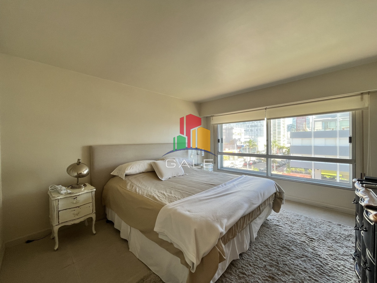 Apartamento ID.2103 - Hermoso Y Amplio Apartamento en Punta Del Este