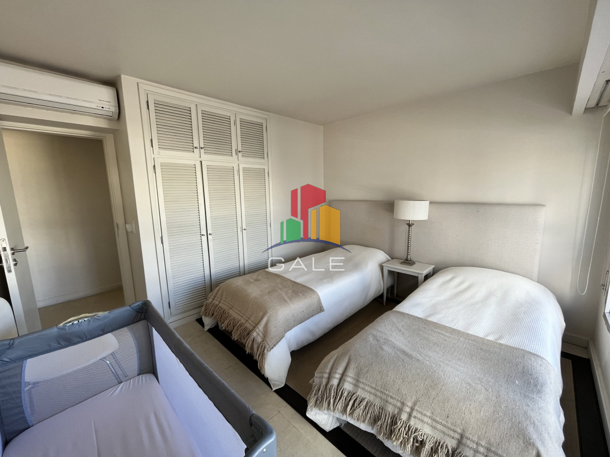 Apartamento ID.2103 - Hermoso Y Amplio Apartamento en Punta Del Este