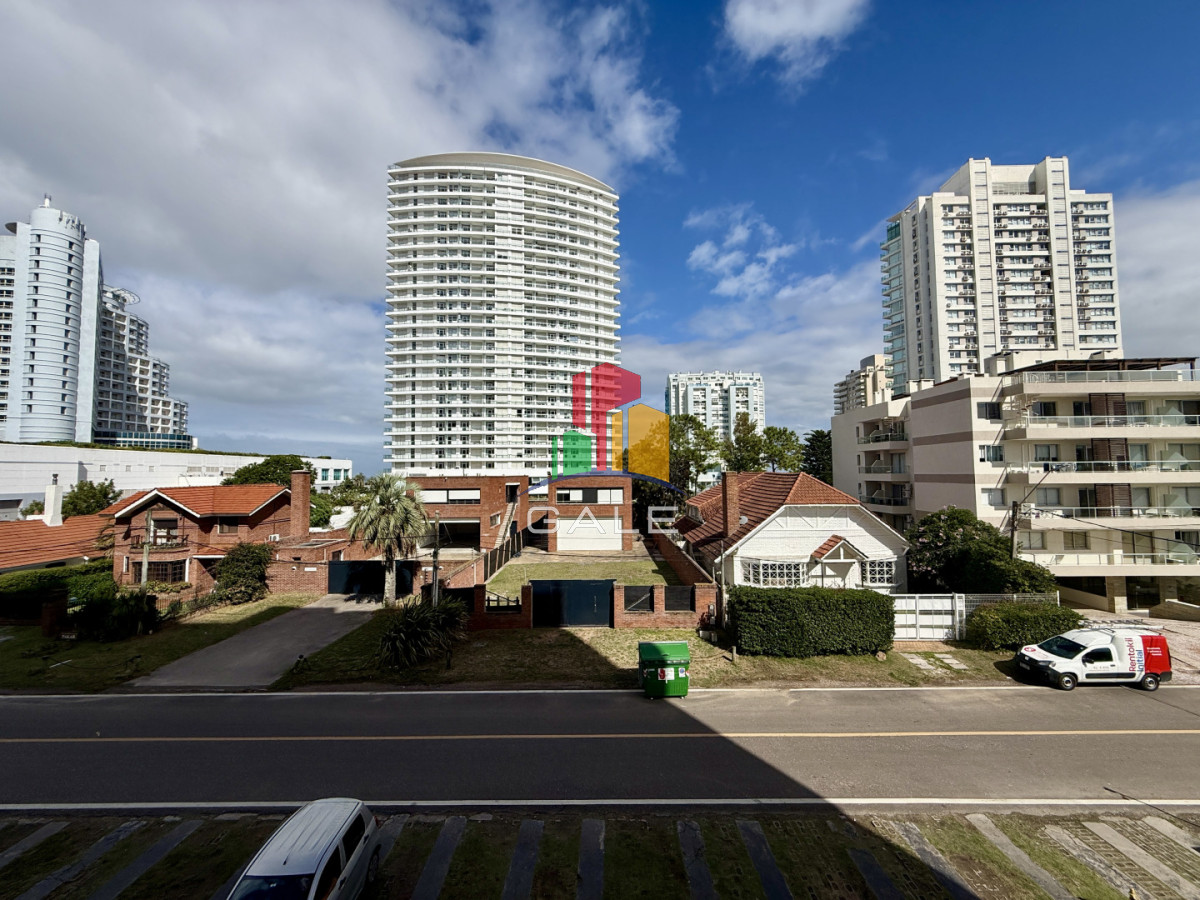 Apartamento ID.4752 - Apartamento en venta en Edificio Cap Bretón  Av. Roosevelt y Av. Biarritz