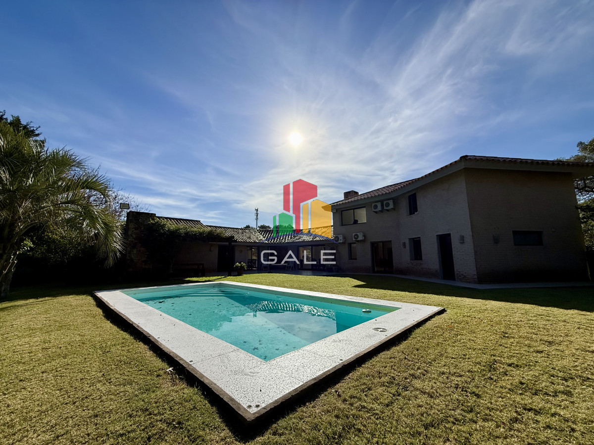 Casa ID.3768 - Chalet en Rincón del Indio – A 500 metros del mar