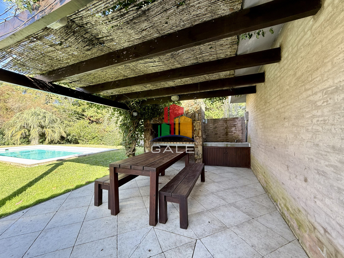 Casa ID.3768 - Chalet en Rincón del Indio – A 500 metros del mar