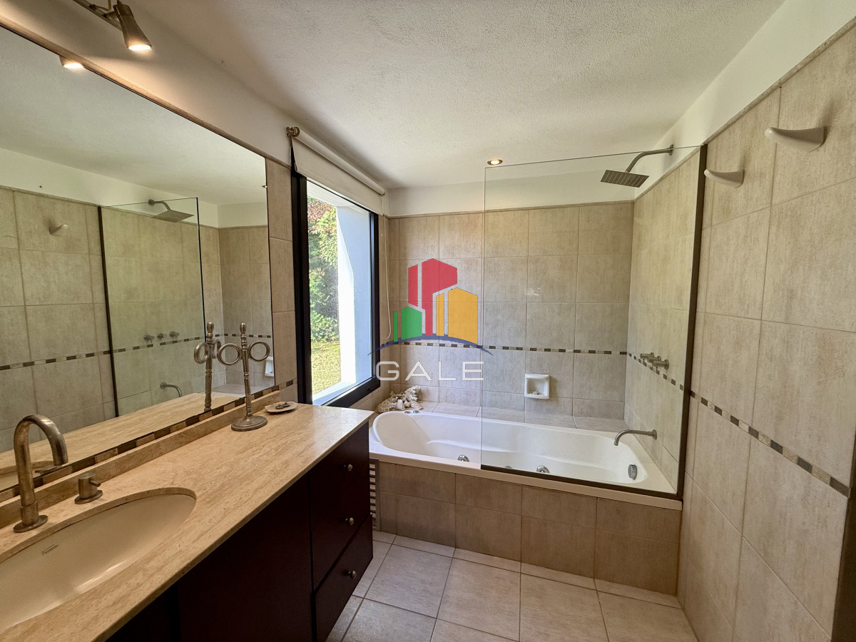 Casa ID.3768 - Chalet en Rincón del Indio – A 500 metros del mar