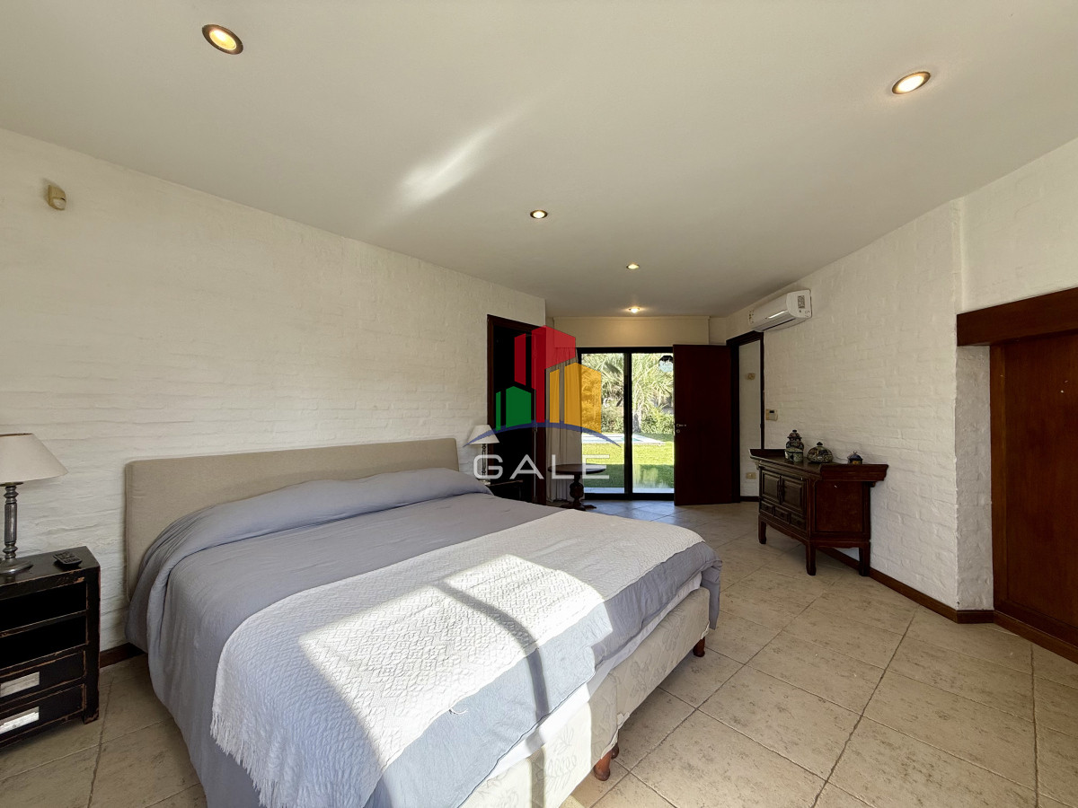 Casa ID.3768 - Chalet en Rincón del Indio – A 500 metros del mar