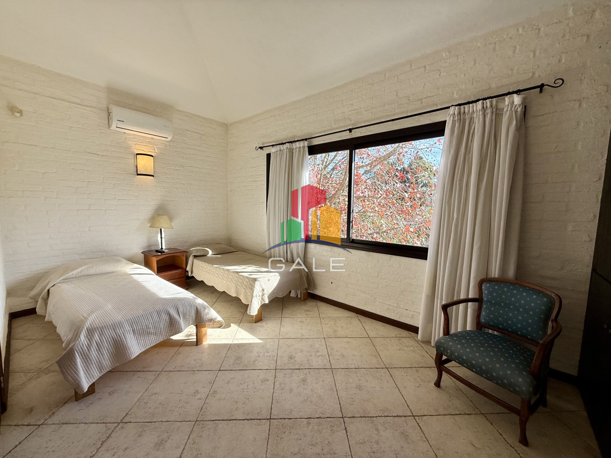 Casa ID.3768 - Chalet en Rincón del Indio – A 500 metros del mar